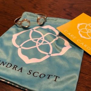 Kendra Scott pinch Andy w/ clear stone.